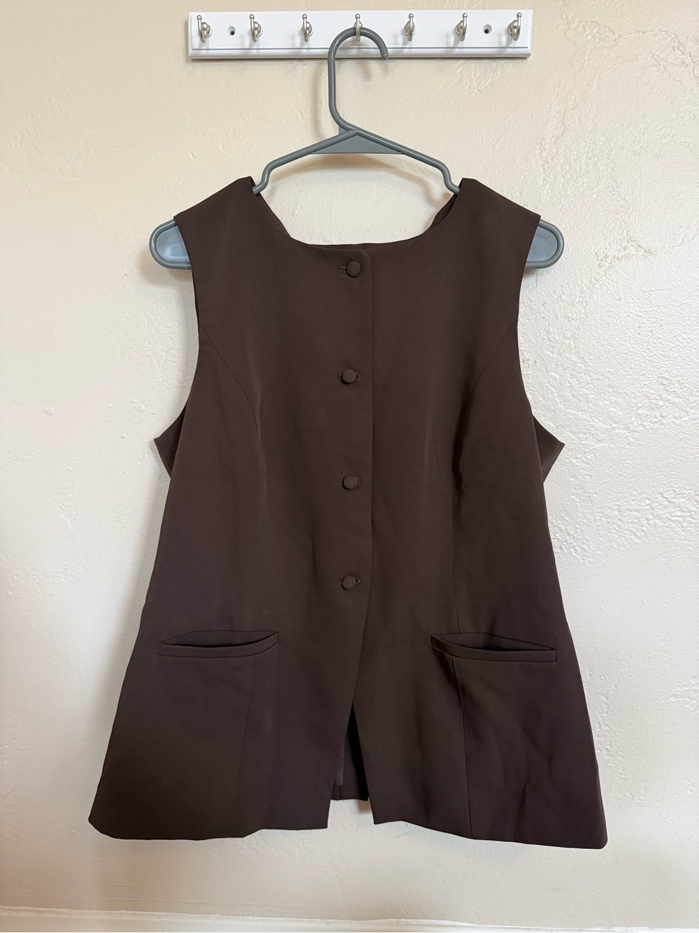 Sleeveless Button-Front Vest in Deep Brown